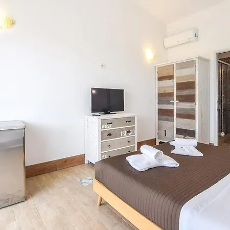 住宿加早餐酒店 Il Giardino Di Afrodite 马里内拉