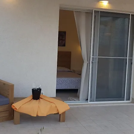 Il Giardino Di Afrodite 住宿加早餐酒店 马里内拉