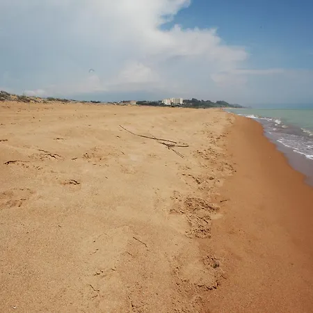 Il Giardino Di Afrodite 住宿加早餐酒店 马里内拉