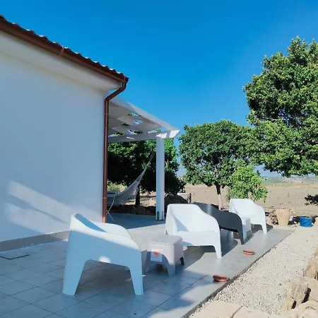 Il Giardino Di Afrodite Bed & Breakfast 3*